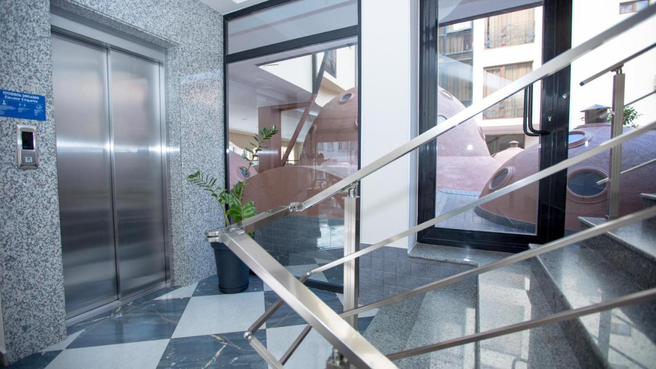Royal Venezia Hotel Батумі Екстер'єр фото