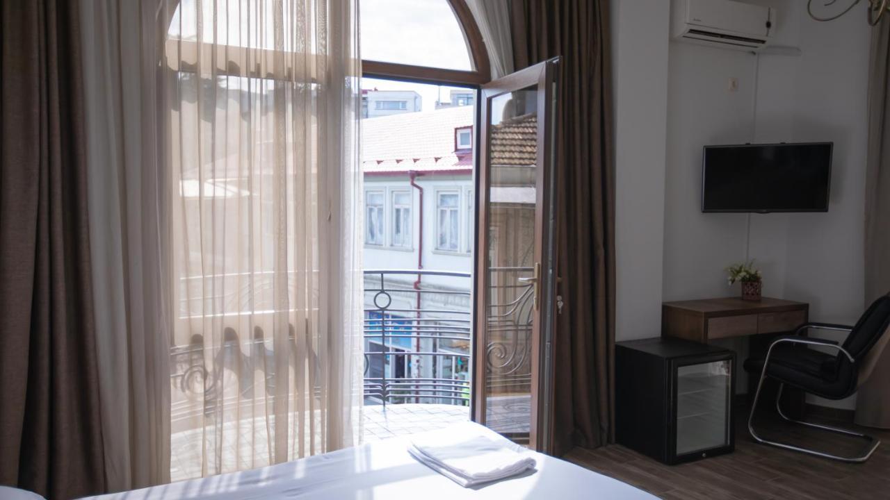 Royal Venezia Hotel Батумі Екстер'єр фото
