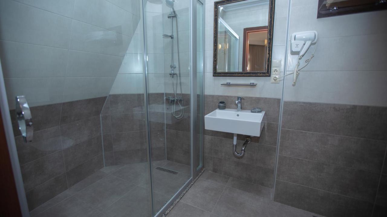 Royal Venezia Hotel Батумі Екстер'єр фото