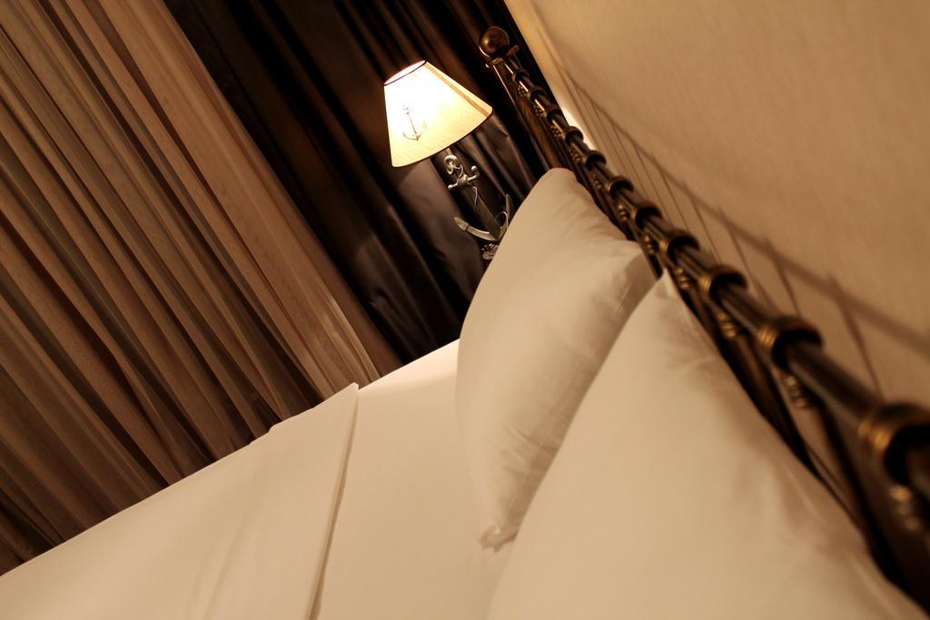 Royal Venezia Hotel Батумі Номер фото