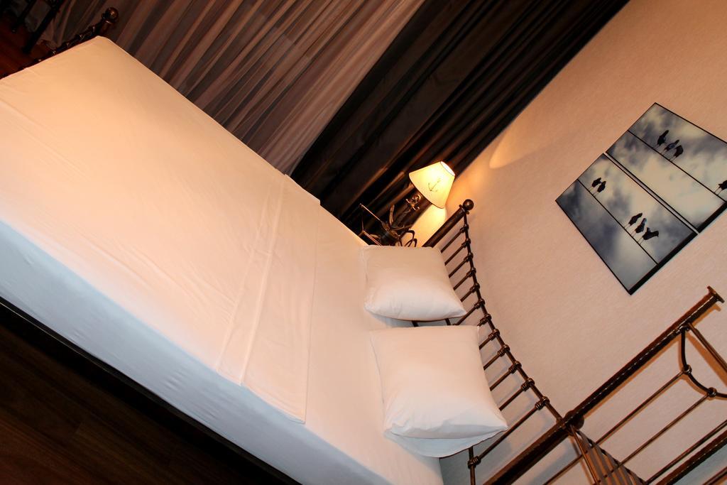 Royal Venezia Hotel Батумі Номер фото