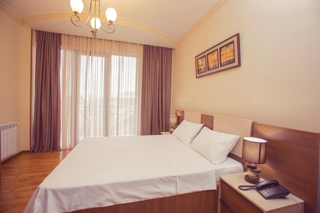 Royal Venezia Hotel Батумі Номер фото