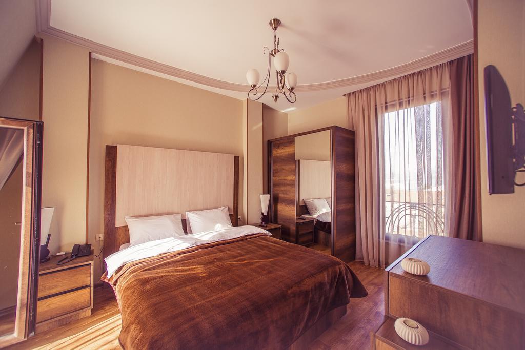 Royal Venezia Hotel Батумі Номер фото