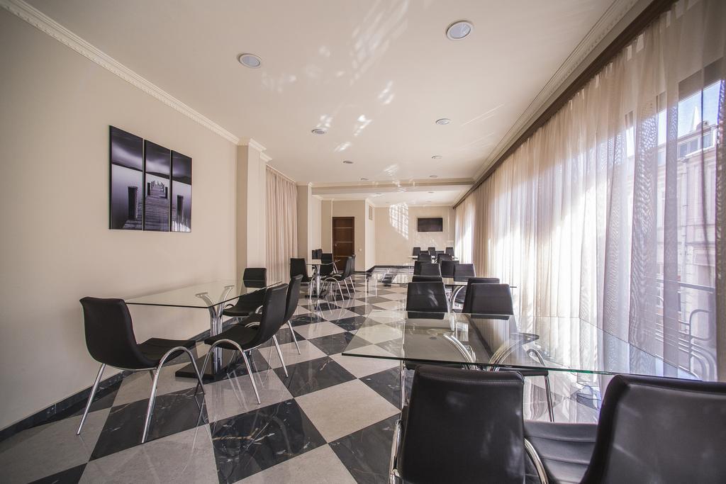 Royal Venezia Hotel Батумі Екстер'єр фото