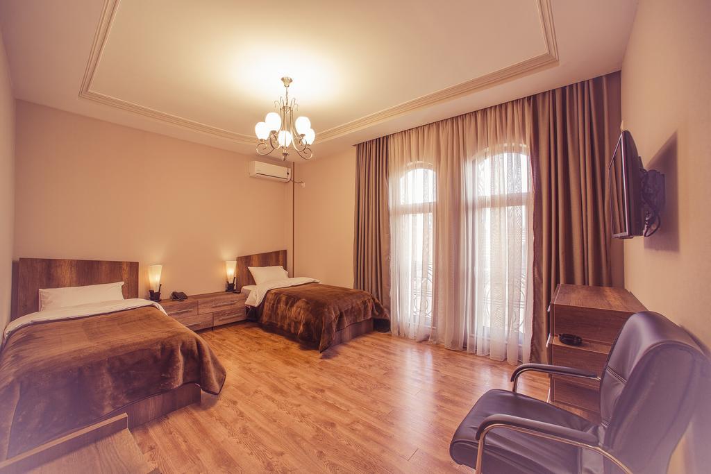 Royal Venezia Hotel Батумі Номер фото