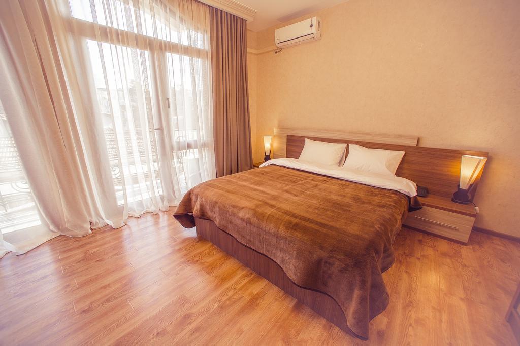 Royal Venezia Hotel Батумі Номер фото